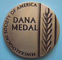La médaille Dana de la Mineralogical Society of America