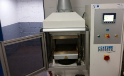 Heated platen press (Fontjine LabEcon300 Junior)
